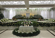 殡仪馆大厅鲜花